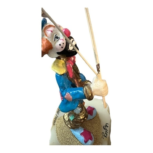 Ron Lee Clown Holding Balloons - Picture 8 of 8